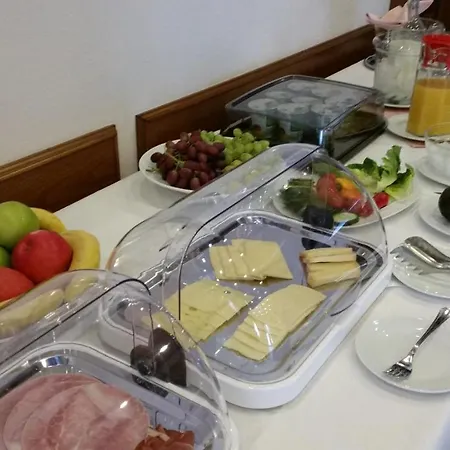 מלון Hotel Nuembrecht 3*