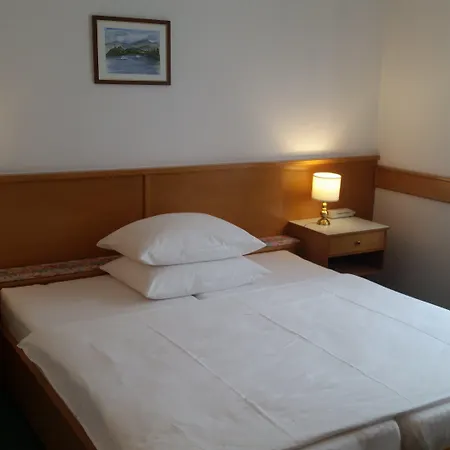Hotel Nuembrecht 3*