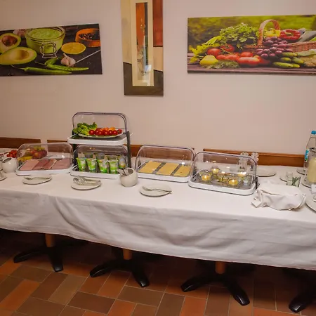 Hotel Nuembrecht 3*